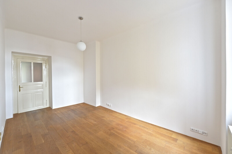 Náměstí generála Kutlvašra, Nusle - Prague 4 | Rent, Apartment One-bedroom (2+kk), 52 m²