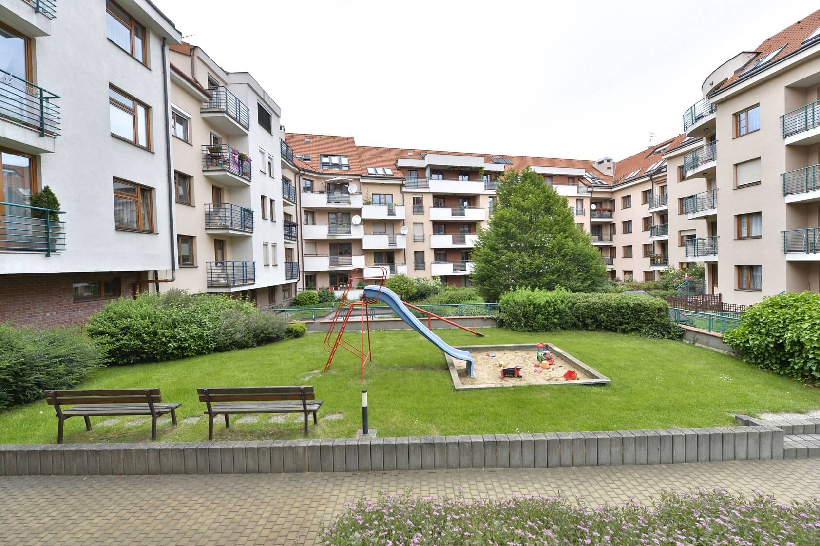 Břevnovská, Břevnov - Praha 6 | Pronájem, Byt 3+1, 84 m²