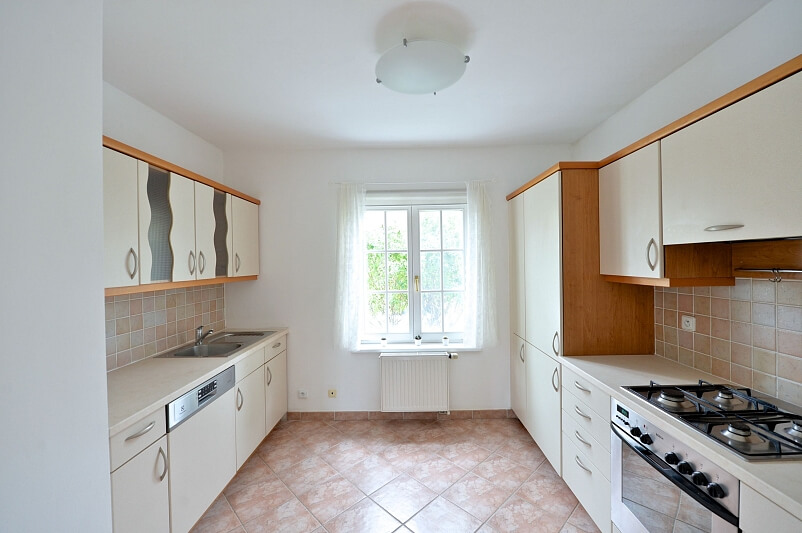 U Házů, Nebušice - Prague 6 | Rent, House Three-bedroom (4+1), 183 m²
