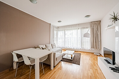 Nad Smetankou, Hrdlořezy - Prague 9 | Rent, Apartment One-bedroom (2+kk), 64 m²