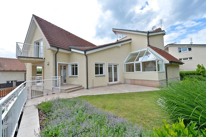 Školní, Průhonice - Praha-západ | Rent, House Five-bedroom (6+1), 280 m²