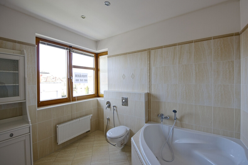 Pod valem II, Průhonice - Praha-západ | Pronájem, Rodinný dům 5+1, 220 m²