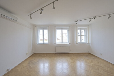 Všehrdova, Malá Strana - Prague 1 | Rent, Apartment One-bedroom (2+kk), 79 m²