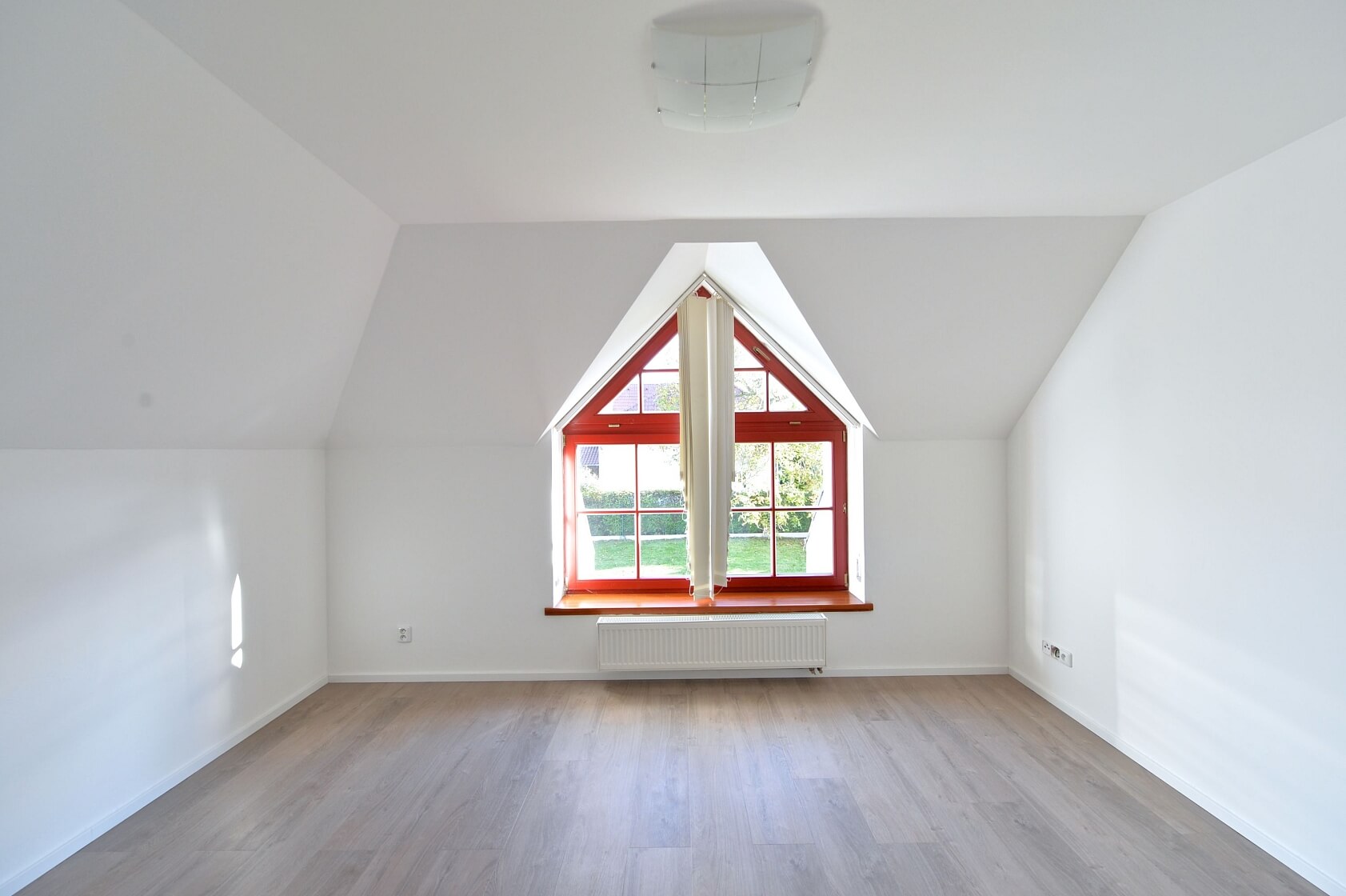 Spořická, Dolní Chabry - Praha 8 | Pronájem, Rodinný dům 5+1, 250 m²