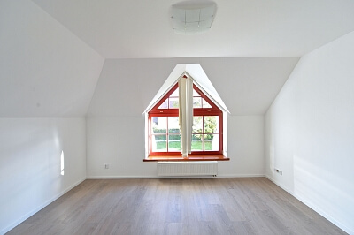 Spořická, Dolní Chabry - Praha 8 | Pronájem, Rodinný dům 5+1, 250 m²