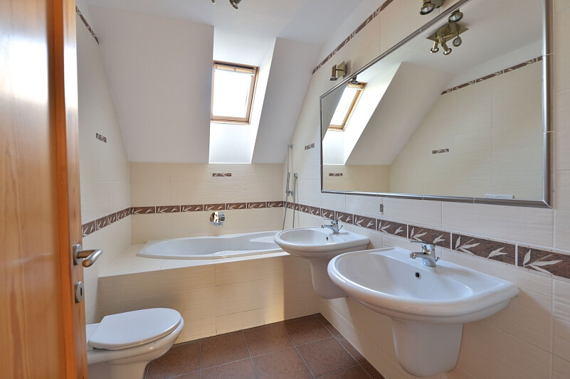 Spořická, Dolní Chabry - Prague 8 | Rent, House Four-bedroom (5+1), 250 m²