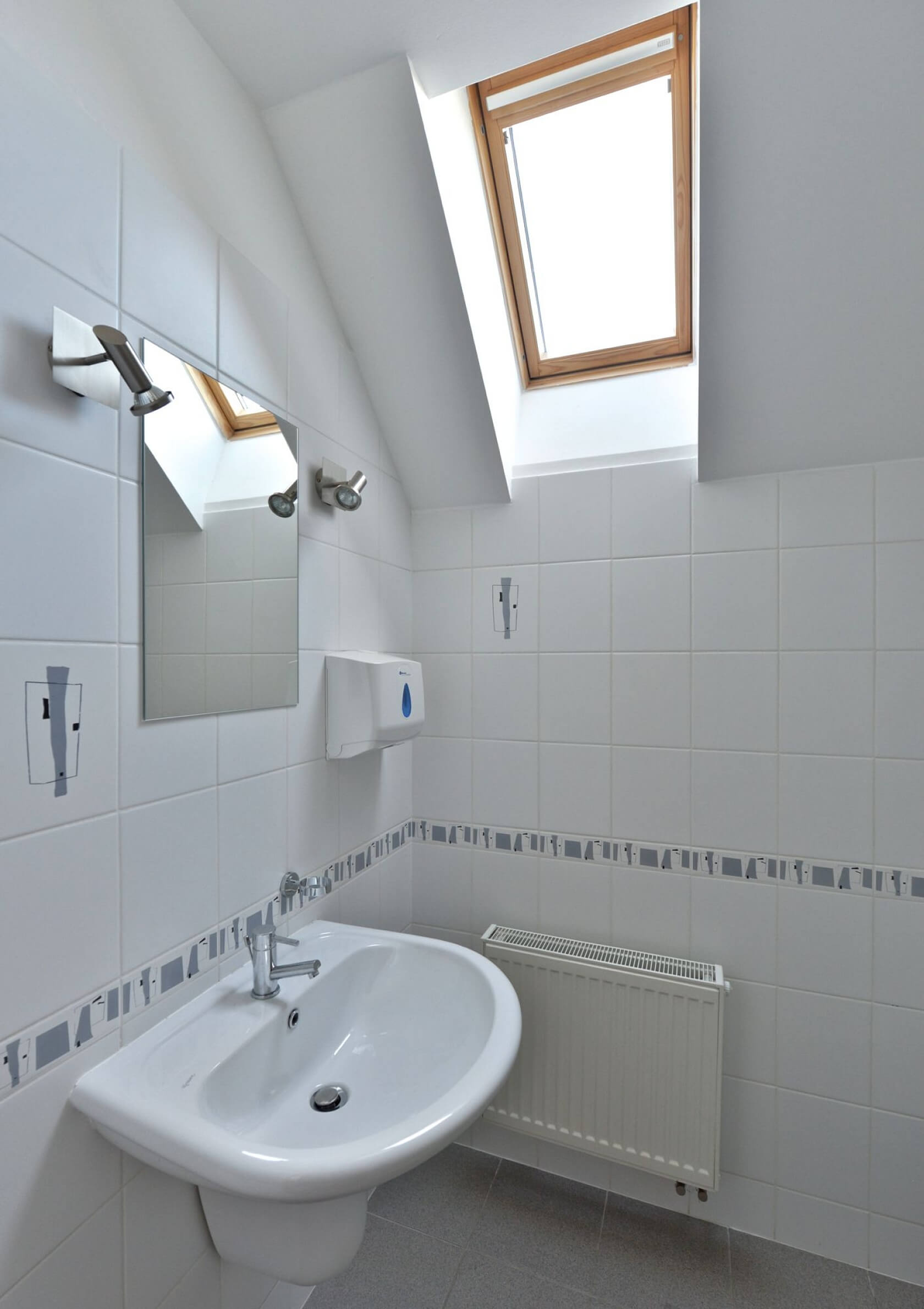 Spořická, Dolní Chabry - Praha 8 | Pronájem, Rodinný dům 5+1, 250 m²