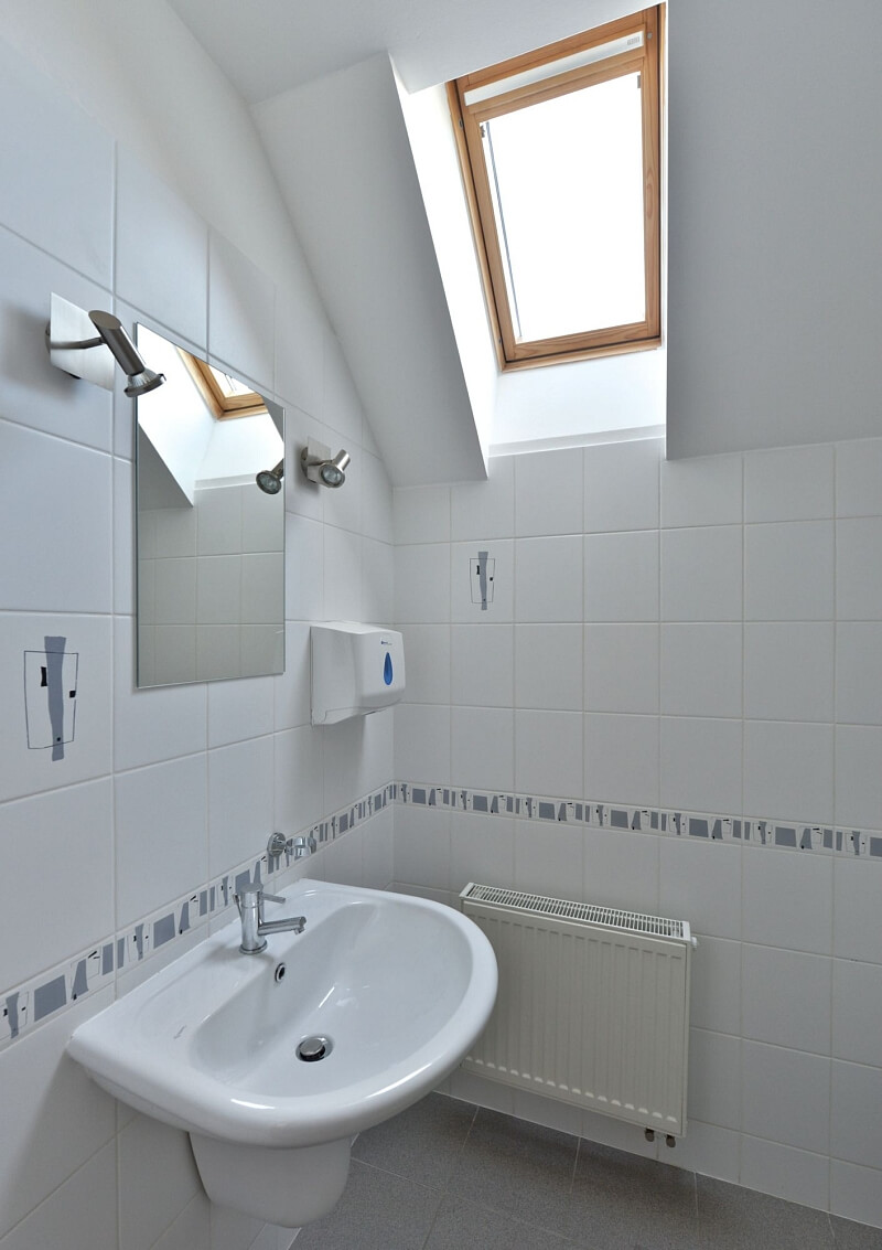 Spořická, Dolní Chabry - Praha 8 | Pronájem, Rodinný dům 5+1, 250 m²