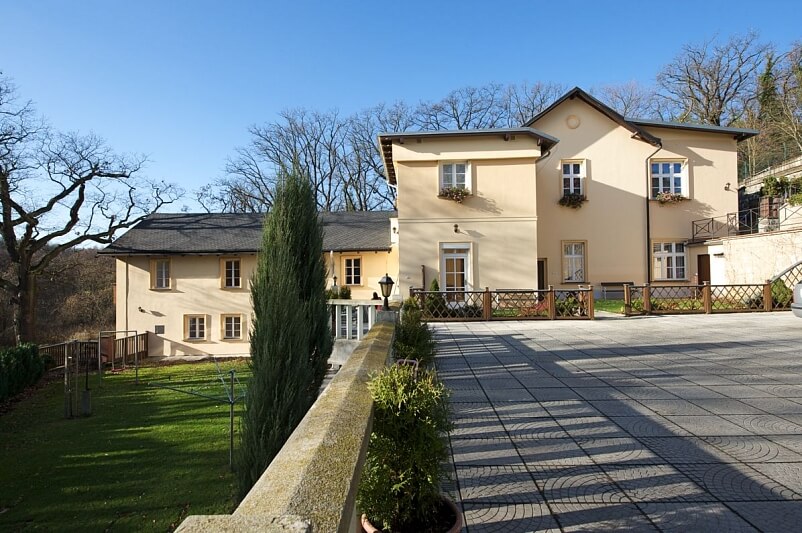 V lučinách, Hodkovičky - Praha 4 | Pronájem, Rodinný dům 5+kk, 180 m²