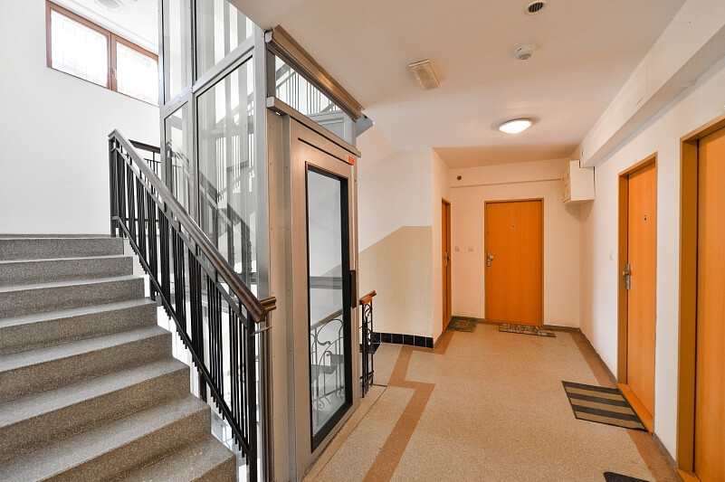 Na Plzeňce, Smíchov - Prague 5 | Rent, Apartment One-bedroom (2+kk), 64 m²