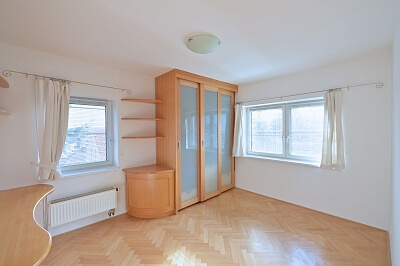 Dubnická, Velká Chuchle - Prague 5 | Rent, House Three-bedroom (4+kk), 190 m²