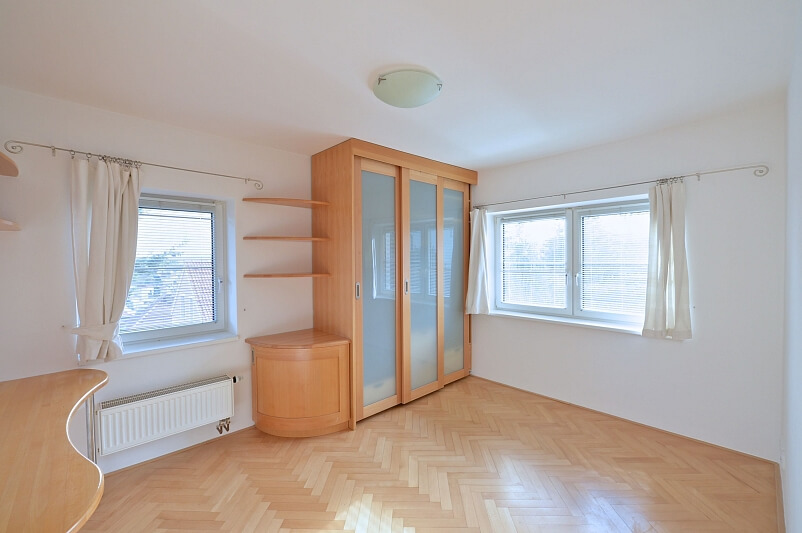 Dubnická, Velká Chuchle - Praha 5 | Pronájem, Rodinný dům 4+kk, 190 m²