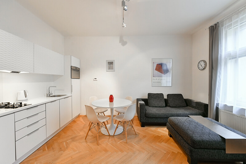 Haštalské náměstí, Staré Město - Prague 1 | Rent, Apartment One-bedroom (2+kk), 50 m²