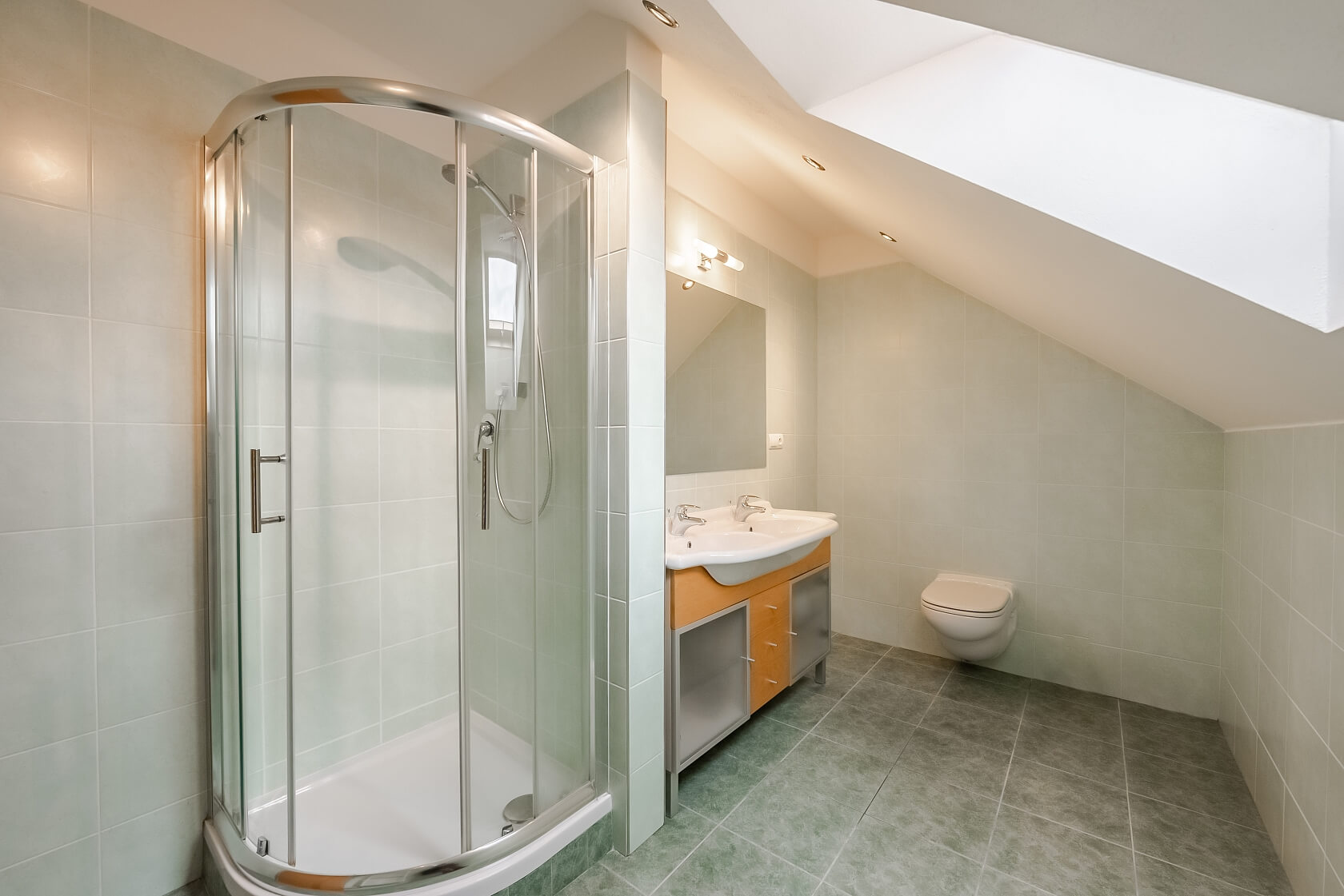 N. A. Někrasova, Bubeneč - Prague 6 | Rent, Apartment Three-bedroom (4+kk), 145 m²