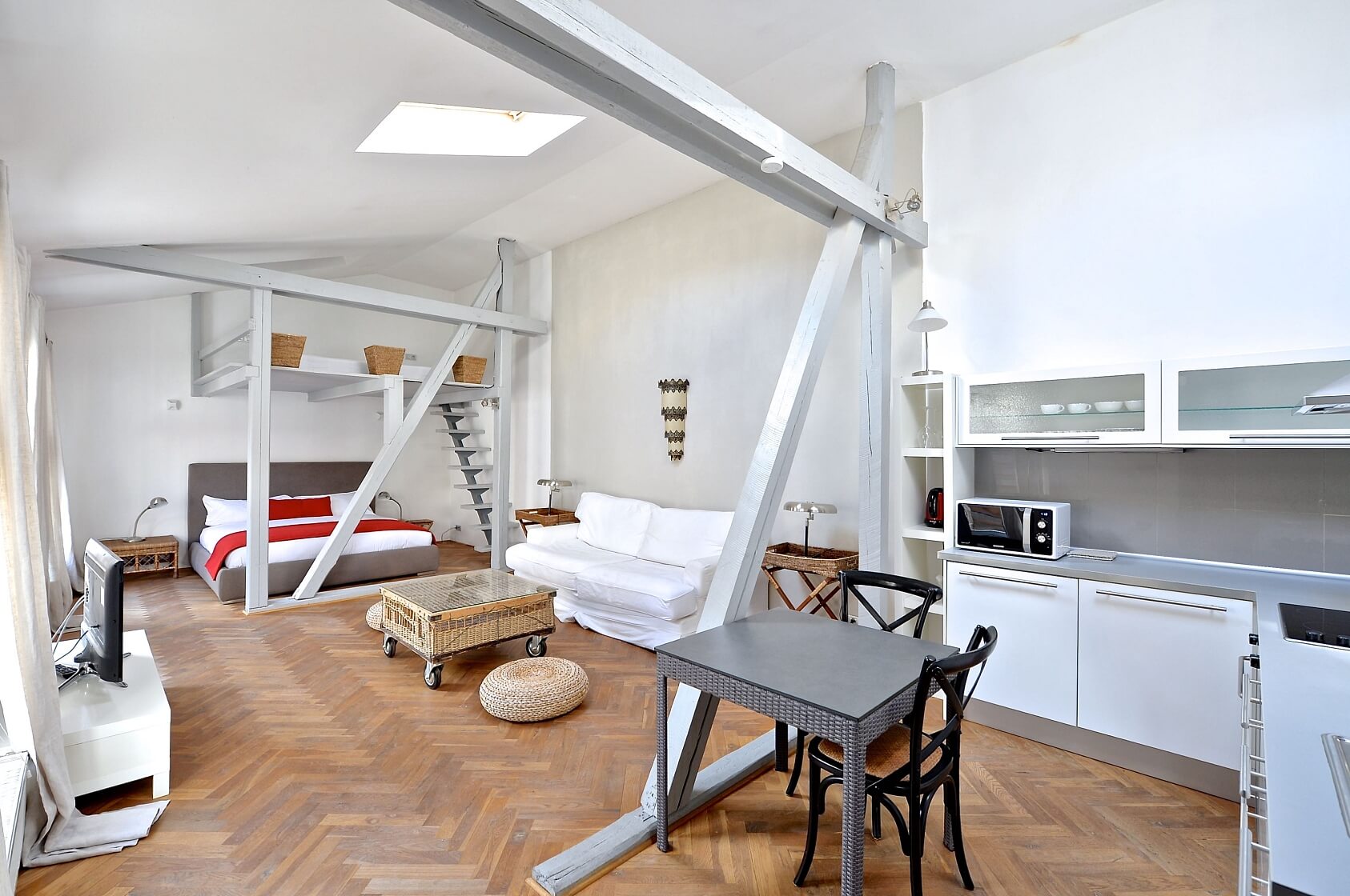 Ve Smečkách, Nové Město - Prague 1 | Rent, Apartment Studio (1+kk), 71 m²