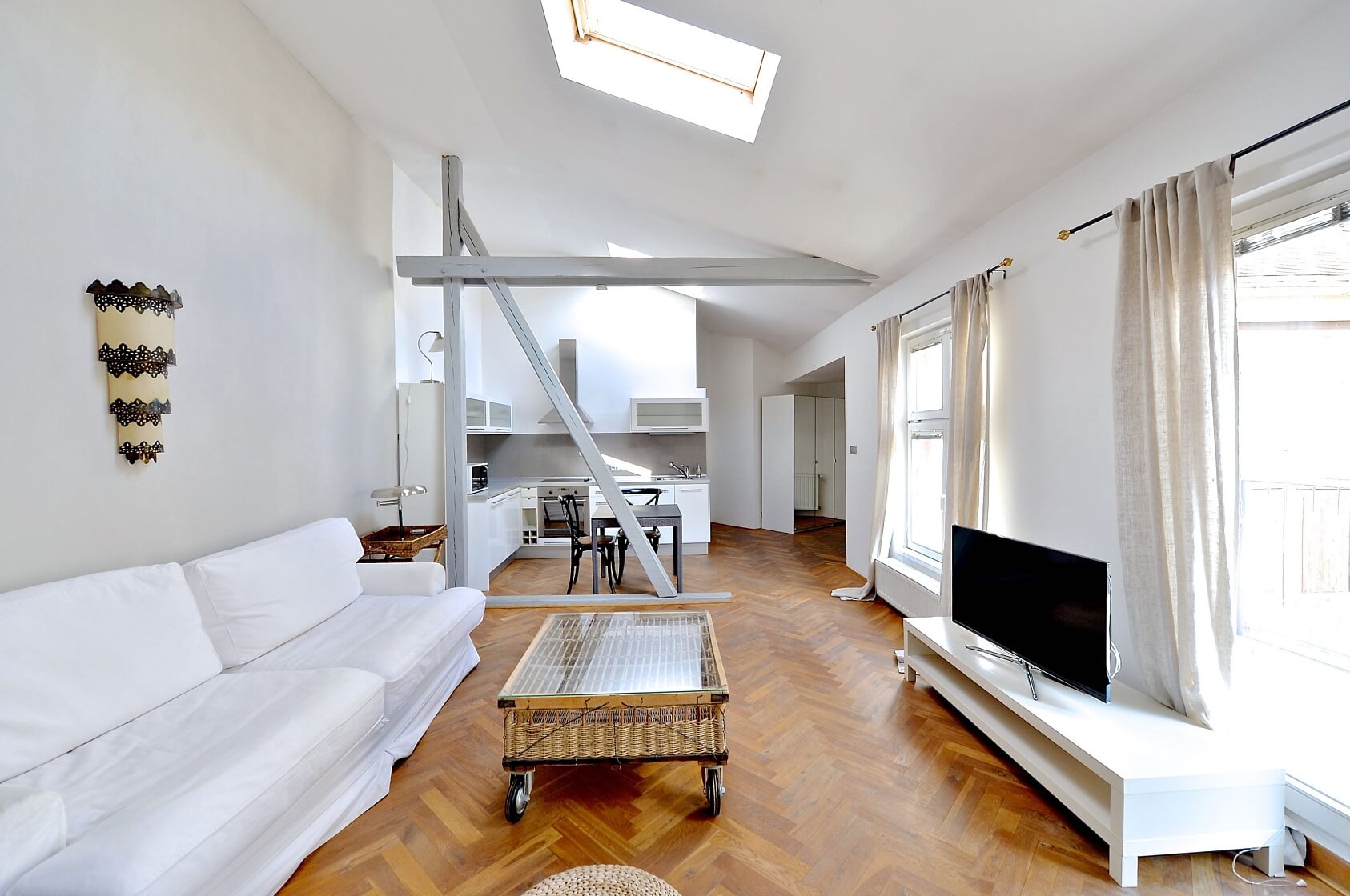 Ve Smečkách, Nové Město - Prague 1 | Rent, Apartment Studio (1+kk), 71 m²
