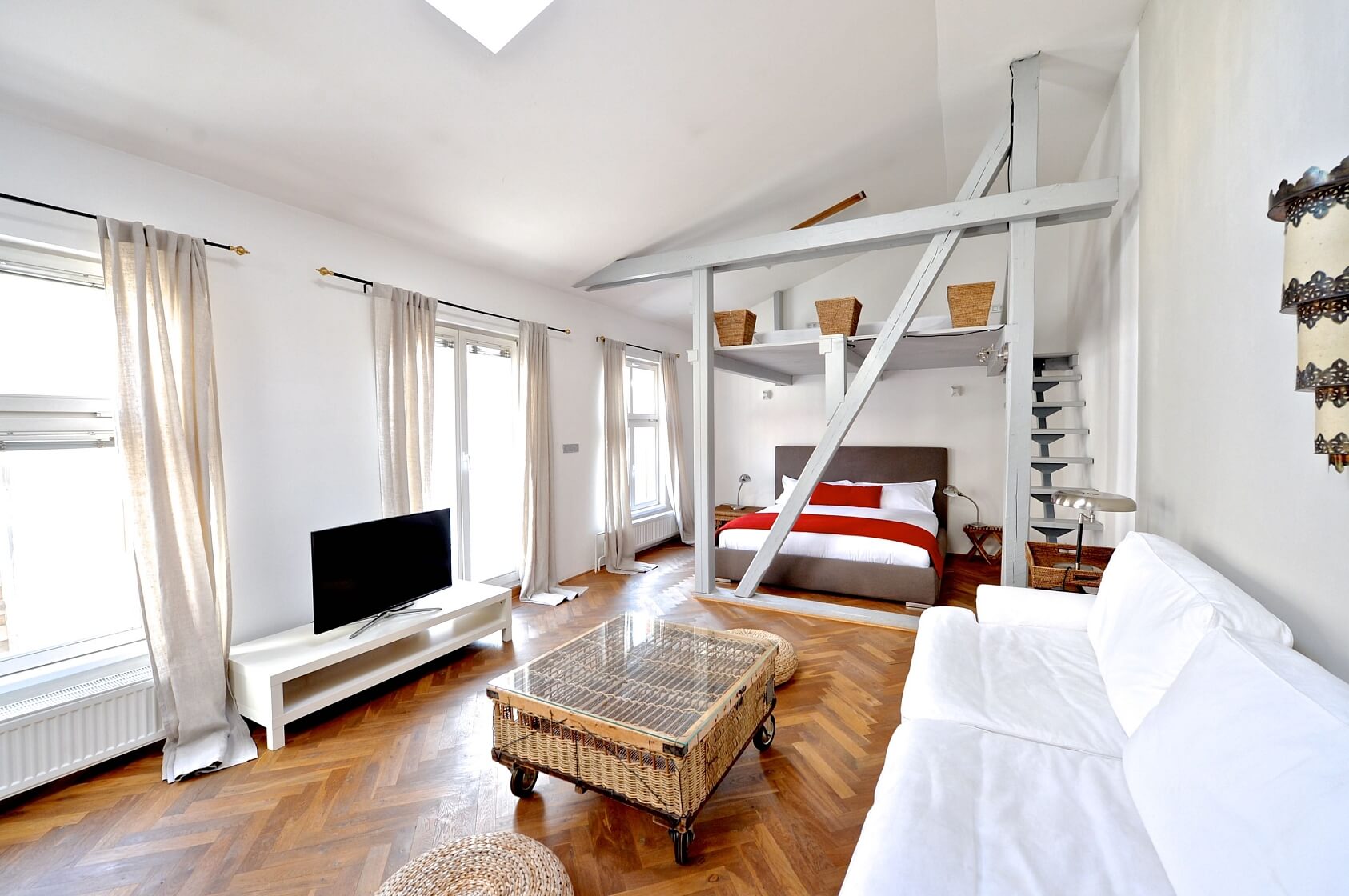 Ve Smečkách, Nové Město - Praha 1 | Pronájem, Byt 1+kk, 71 m²