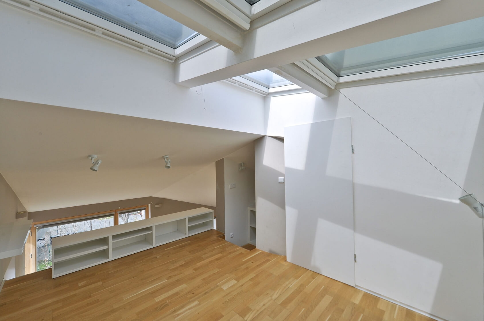 Horská, Nové Město - Prague 2 | Rent, House Three-bedroom (4+kk), 150 m²