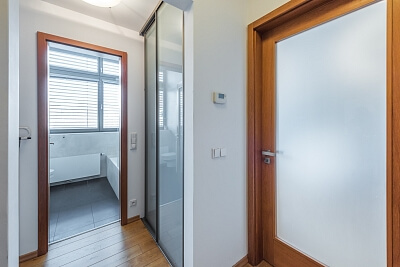Na Děkance, Nové Město - Prague 2 | Rent, Apartment One-bedroom (2+kk), 61 m²