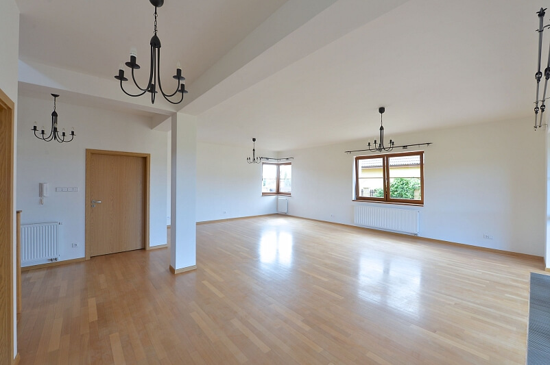 Akátová, Horoměřice - Praha-západ | Rent, House Four-bedroom (5+kk), 230 m²