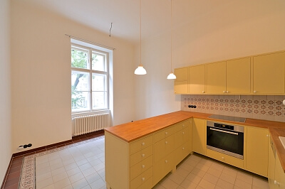 Na Smetance, Vinohrady - Prague 2 | Rent, Apartment One-bedroom (2+1), 78 m²