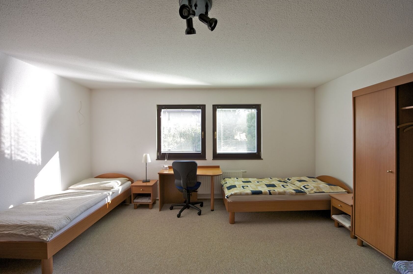 Podedvorská, Kyje - Praha 9 | Pronájem, Rodinný dům 7+1, 200 m²