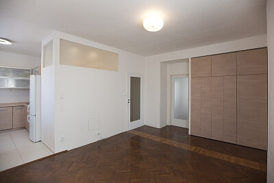 Tejnická, Strašnice - Prague 10 | Rent, Apartment One-bedroom (2+kk), 55 m²