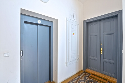 Strossmayerovo náměstí, Holešovice - Prague 7 | Rent, Apartment Studio (1+1), 39 m²