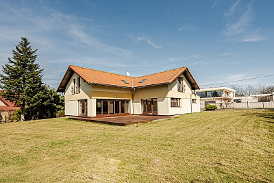 Lhotecká, Ohrobec - Praha-západ | Pronájem, Rodinný dům 5+kk, 260 m²
