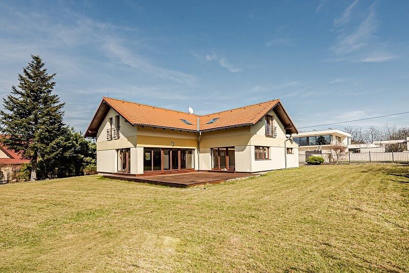 Lhotecká, Ohrobec - Praha-západ | Rent, House Four-bedroom (5+kk), 260 m²