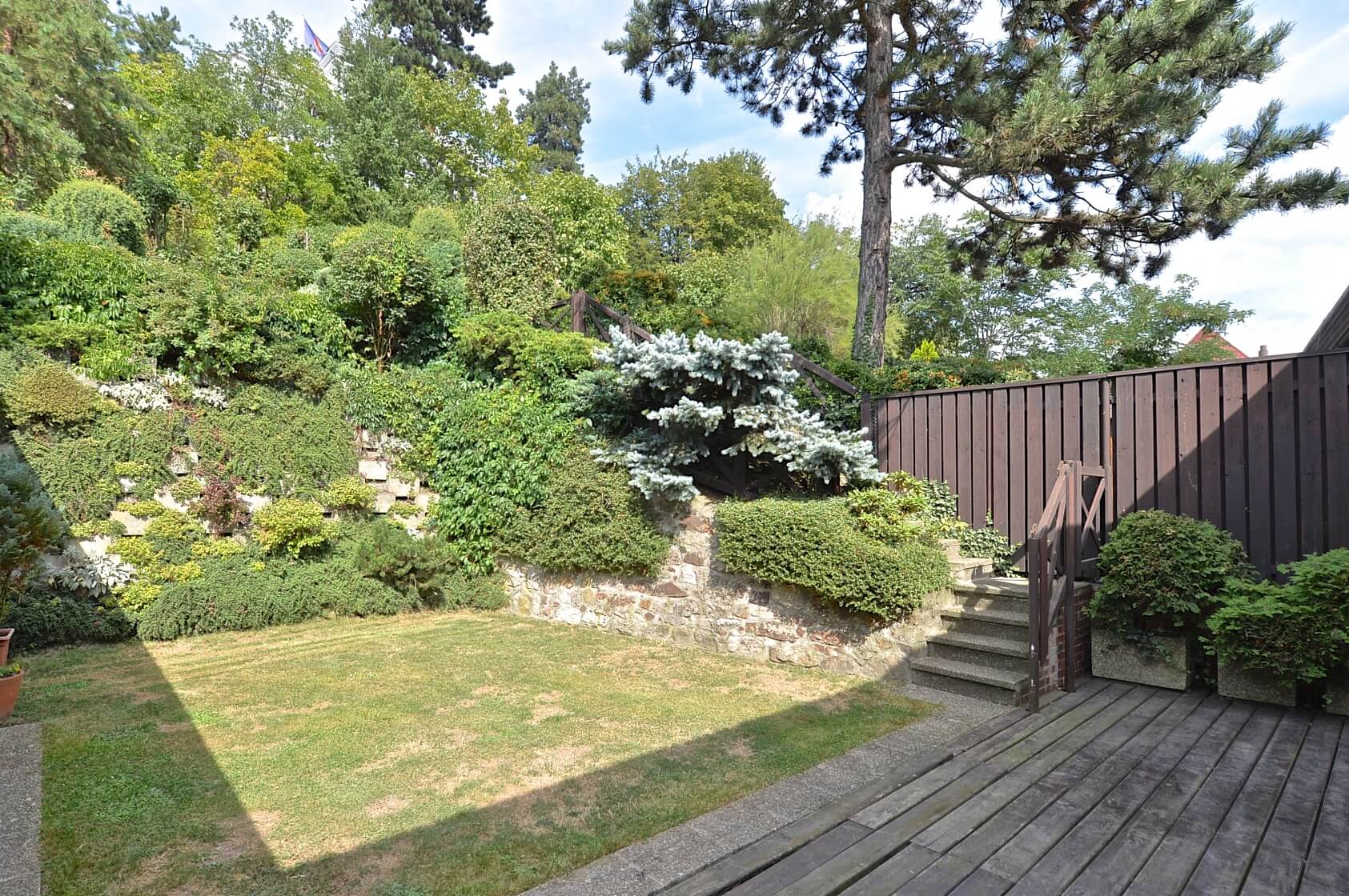 U Dvou srpů, Smíchov - Praha 5 | Pronájem, Rodinný dům 5+1, 210 m²