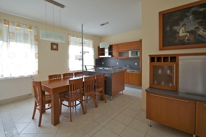 Loucká, Šeberov - Praha 4 | Pronájem, Rodinný dům 6+kk, 253 m²