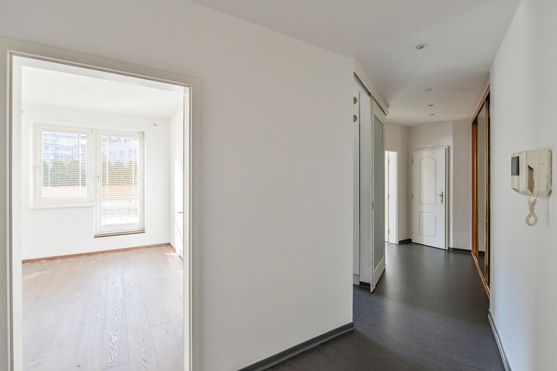 Klausova, Stodůlky - Prague 5 | Rent, Apartment Two-bedroom (3+kk), 141 m²