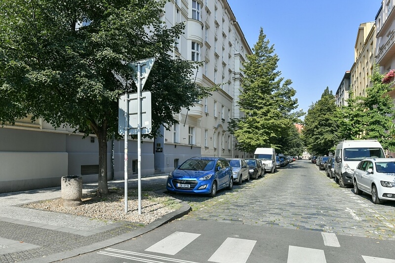 Dr. Zikmunda Wintra, Bubeneč - Prague 6 | Rent, Apartment Two-bedroom (3+1), 120 m²