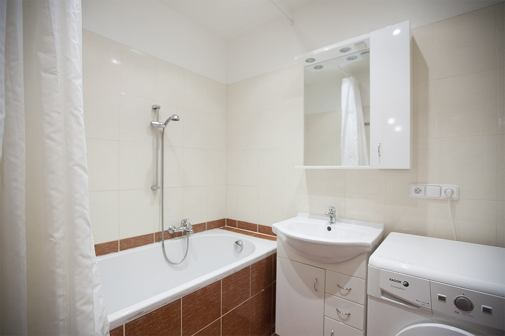 Varšavská, Vinohrady - Prague 2 | Rent, Apartment Two-bedroom (3+kk), 99 m²