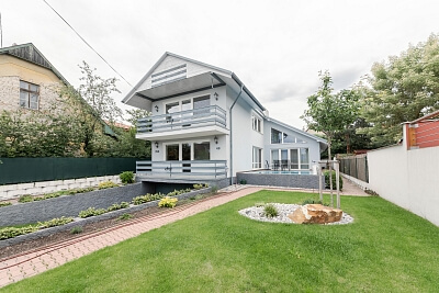 Chuchelská, Modřany - Prague 4 | Rent, House Four-bedroom (5+1), 250 m²