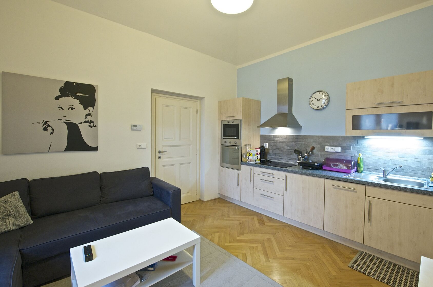 Uruguayská, Vinohrady - Praha 2 | Pronájem, Byt 1+kk, 27 m²