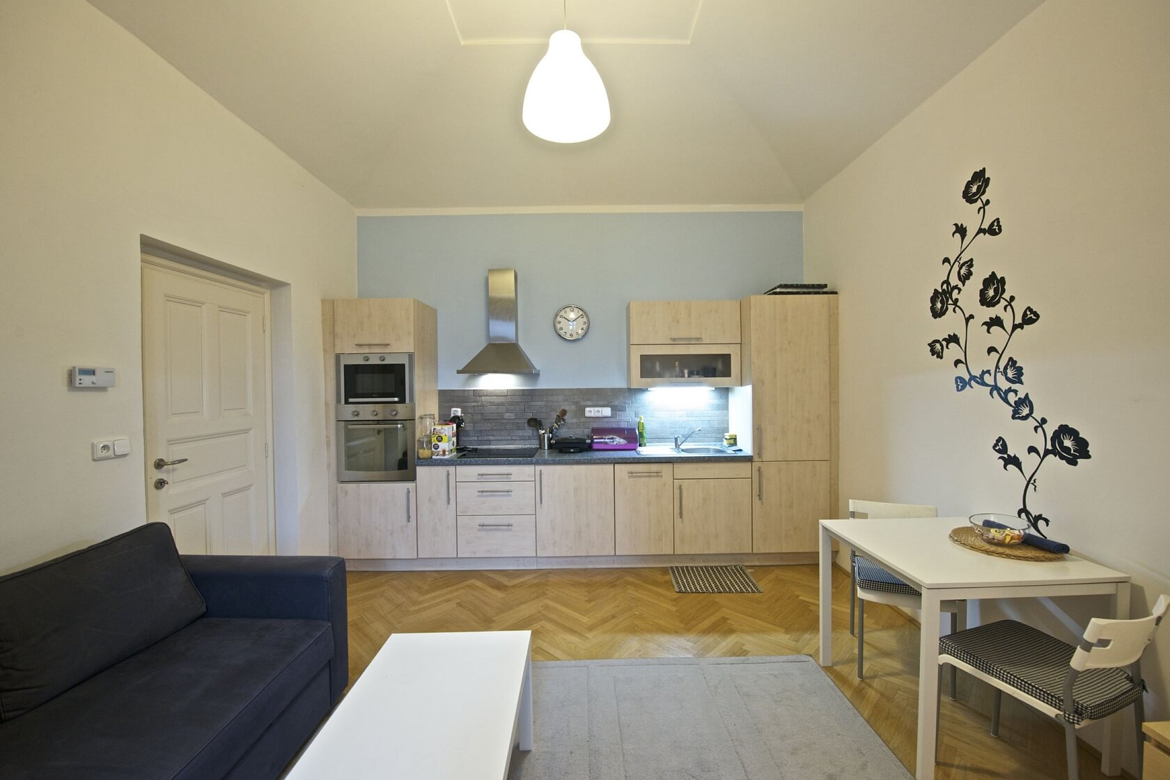 Uruguayská, Vinohrady - Prague 2 | Rent, Apartment Studio (1+kk), 27 m²