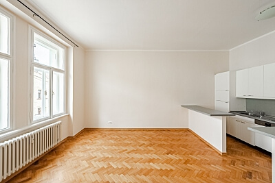 Mělnická, Malá Strana - Prague 5 | Rent, Apartment Two-bedroom (3+1), 93 m²