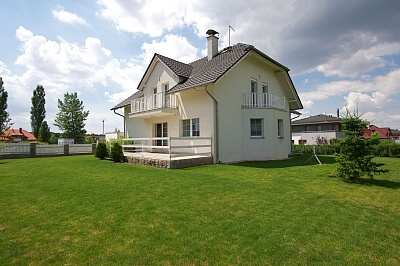 Pod Valem II, Průhonice - Praha-západ | Pronájem, Rodinný dům 6+1, 300 m²