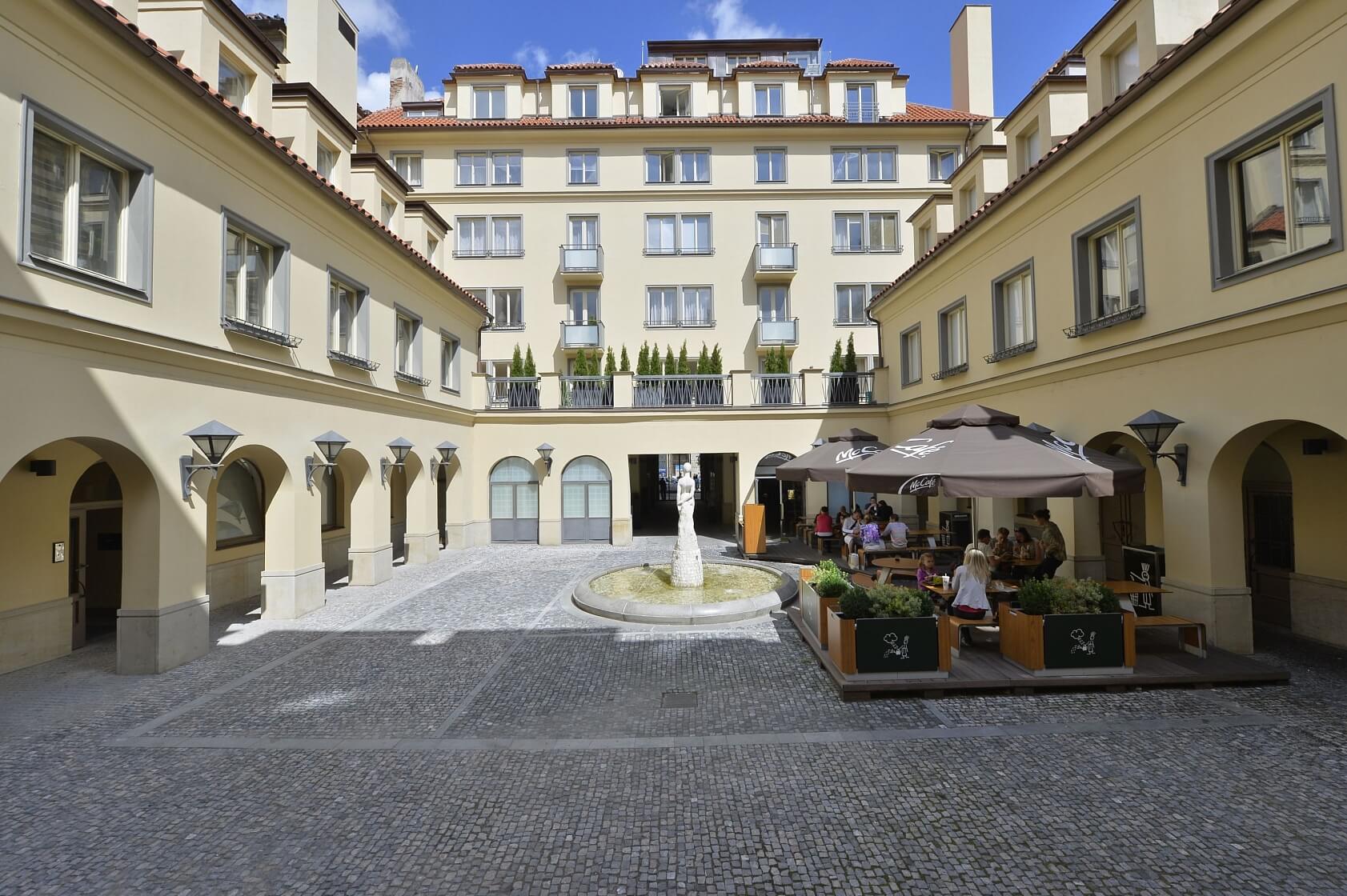 Mostecká, Malá Strana - Prague 1 | Rent, Apartment One-bedroom (2+kk), 51 m²