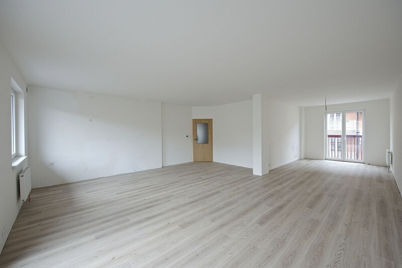 U Třešňovky, Kobylisy - Prague 8 | Sale, Apartment Three-bedroom (4+kk), 151 m²