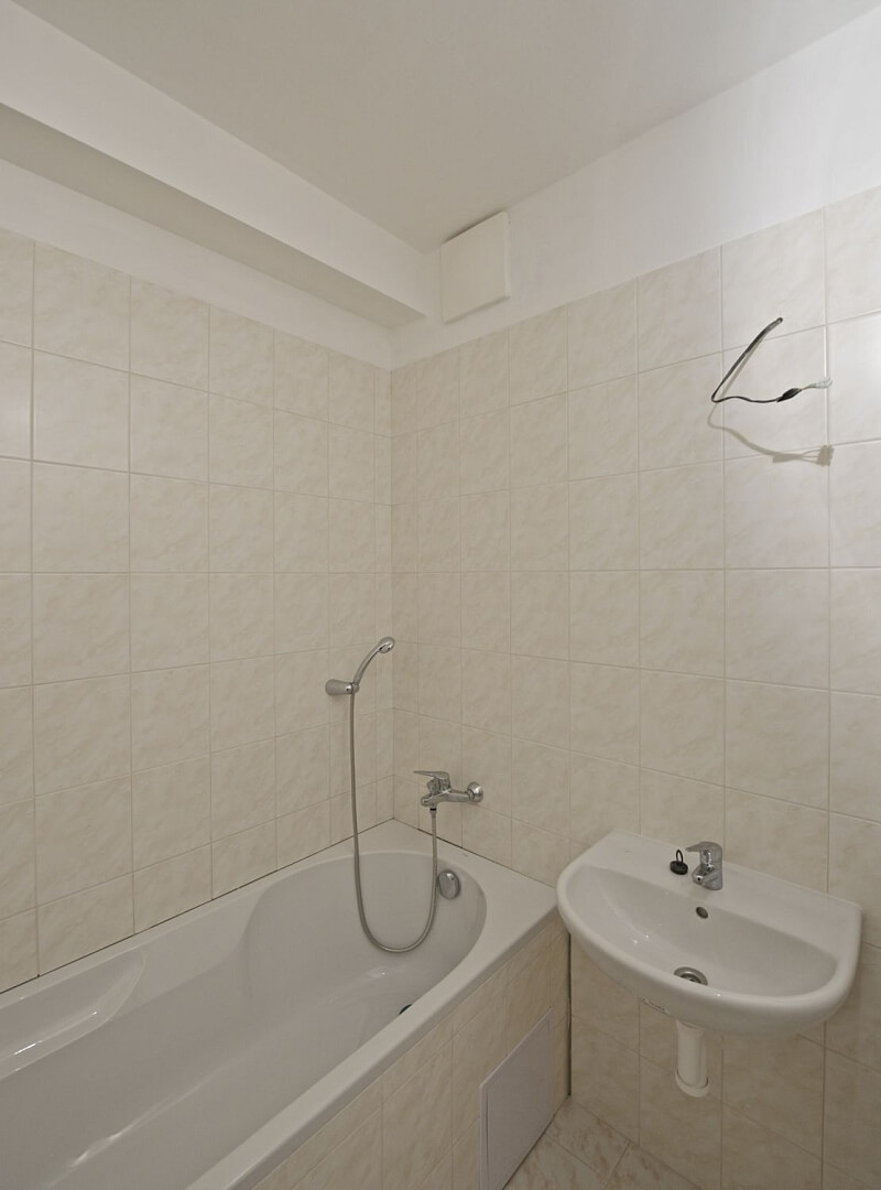 U Třešňovky, Kobylisy - Prague 8 | Sale, Apartment One-bedroom (2+kk), 60 m²