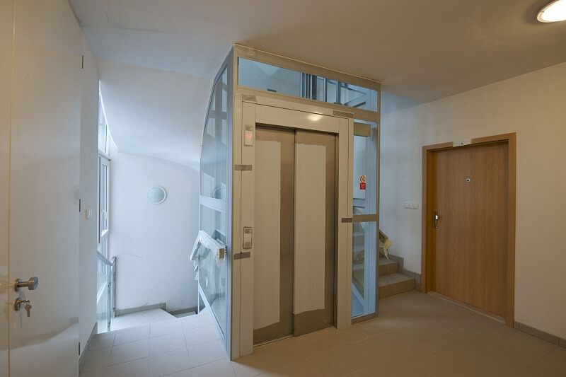 U Třešňovky, Kobylisy - Praha 8 | Prodej, Byt 4+kk, 88 m²