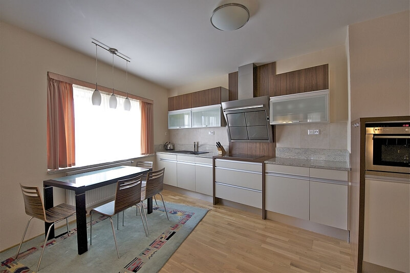 U Lužického semináře, Malá Strana - Praha 1 | Pronájem, Byt 2+1, 140 m²