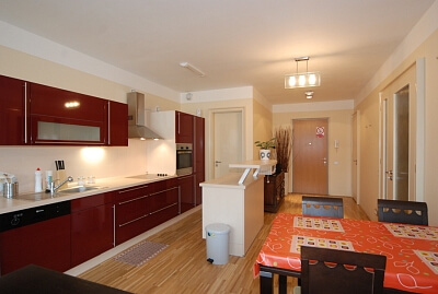 Rohanské nábřeží, Karlín - Prague 8 | Sale, Apartment One-bedroom (2+kk), 75 m²