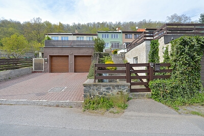 Pravohradecká, Husinec - Praha-východ | Prodej, Rodinný dům 6+kk, 235 m²