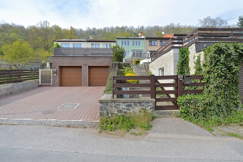 Pravohradecká, Husinec - Praha-východ | Sale, House Five-bedroom (6+kk), 235 m²