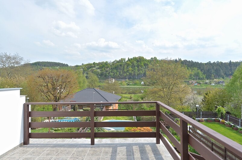 Pravohradecká, Husinec - Praha-východ | Prodej, Rodinný dům 6+kk, 235 m²