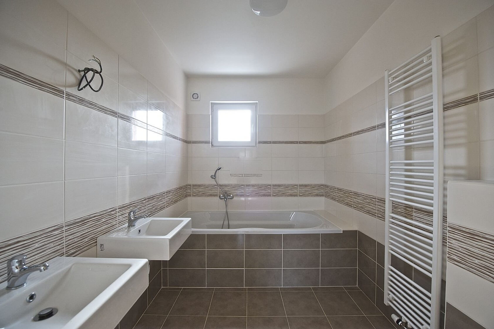 Červená skála, Husinec - Praha-východ | Pronájem, Rodinný dům 5+kk, 154 m²